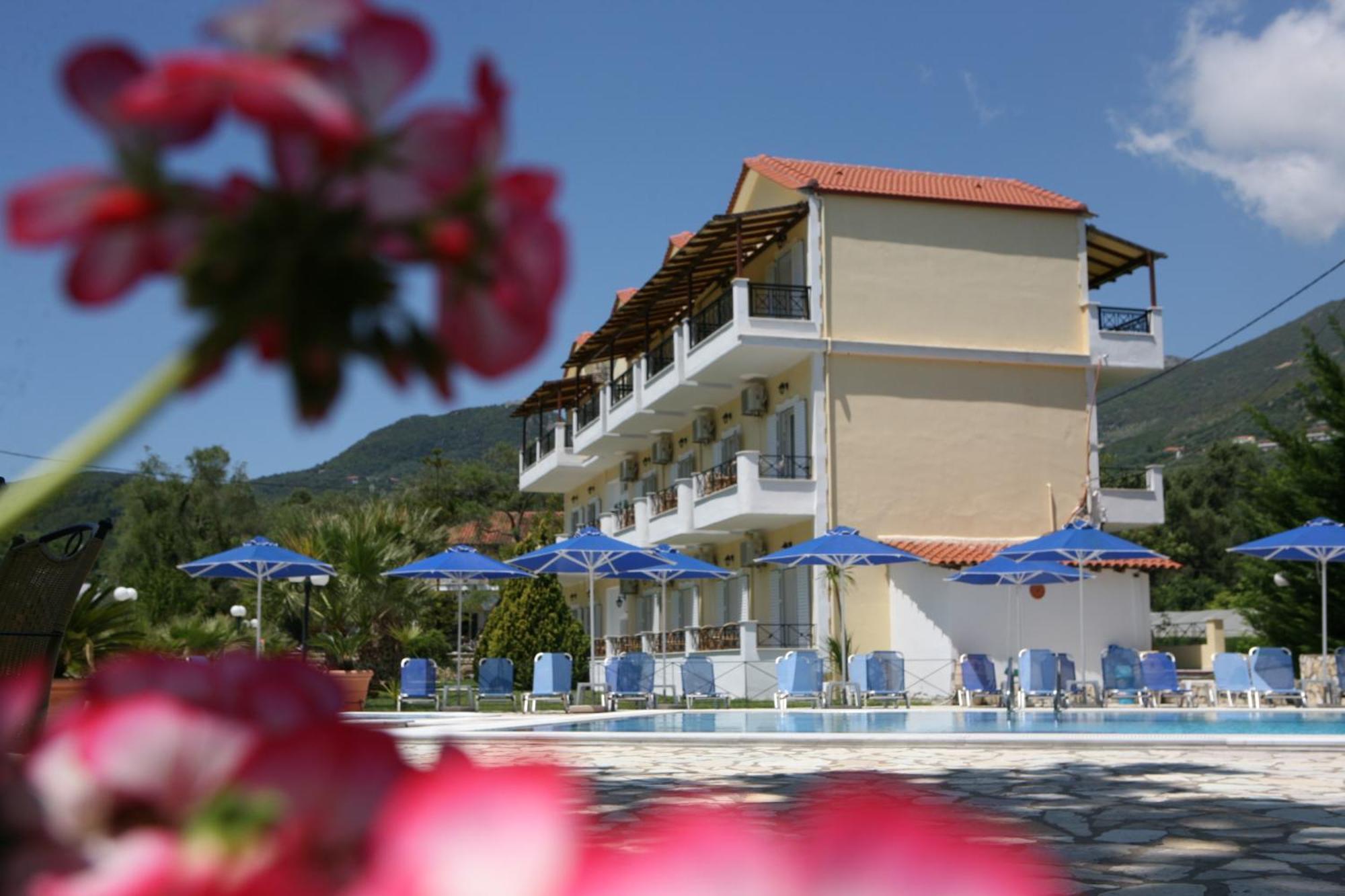 Byzantio Hotel & Apartments ปาร์กา ภายนอก รูปภาพ